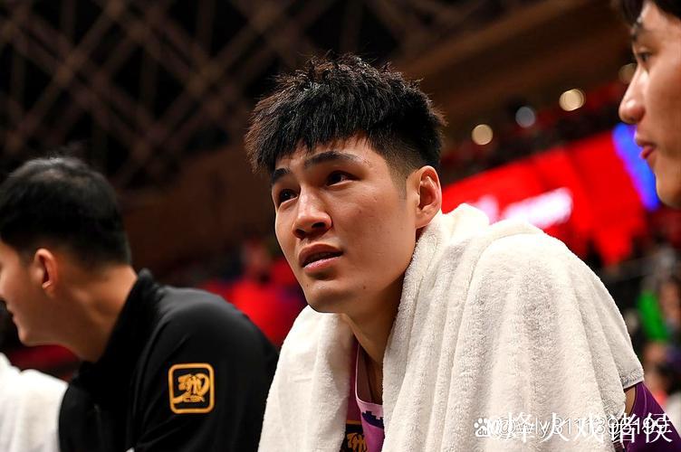 萨林杰31+15深圳2-1北控晋级八强 陈国豪30+9