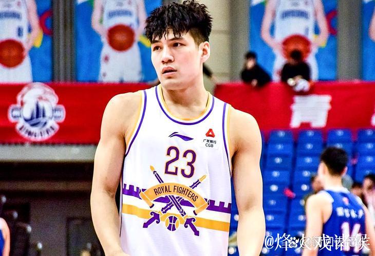 萨林杰31+15深圳2-1北控晋级八强 陈国豪30+9