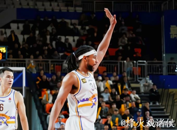 萨林杰33+20+8深圳险胜北控总分1-0 张帆14分 萨林杰33+20+8深圳险胜北控总分1-0 张帆14分